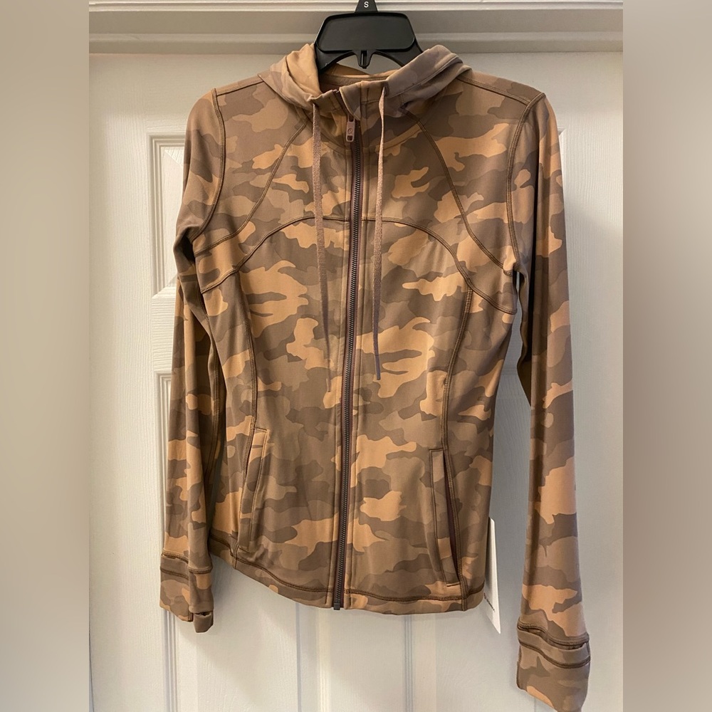 Lululemon Women’s Hooded Define Jacket size 8